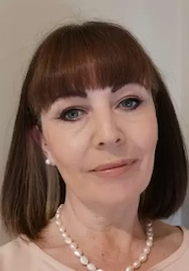 Amanda Reynolds, counselling, CBT therapy and psychotherapist London. Adv Dip CBT, Dip Counselling, BSc Psychology, Cert Counselling, BACP.