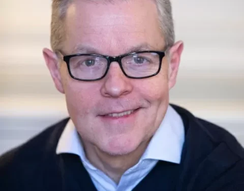 Paul Glynn, counselling, CBT therapy and psychotherapist London. MSc Counselling, PG Adv Cert CBT, Adv Cert Clinical Supervision, BPhil, MBACP (Accred).